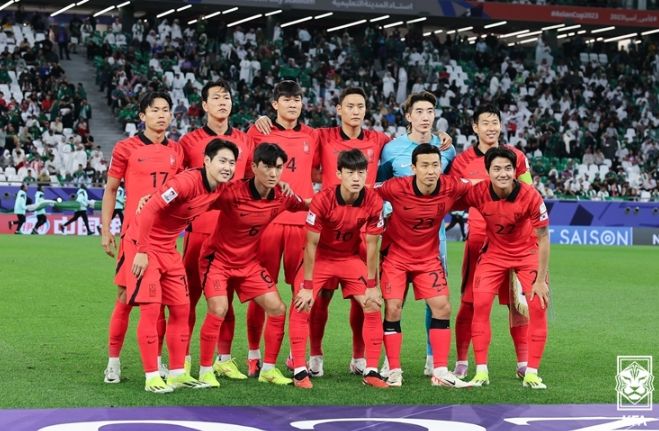 사우디아라비아와의 16강전에 선발로 나선 선수단의 모습.