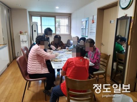 평택시, 찾아가는 경로당 여가 프로그램운영『스스로 만들어 보아요! 모자이크 타일 냄비받침 만들기』