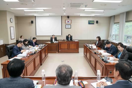 용인특례시의회 경제환경위원회, 행정사무감사 8일차-용인시산업진흥원, 용인도시공사 행정사무감사 실시