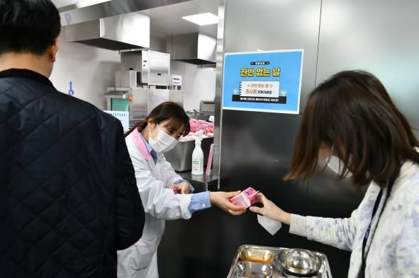 수원시 영통구 구내식당‘잔반 없는 날’캠페인 진행