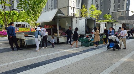 1. 지난해 열린 농뜨레 직거래 목요장터 운영 모습.