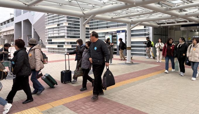울진군은 ‘2026 울진대게와 붉은대게 축제’기간에 맞춰 관광객을 위한 특별열차 프로그램 운영했다.