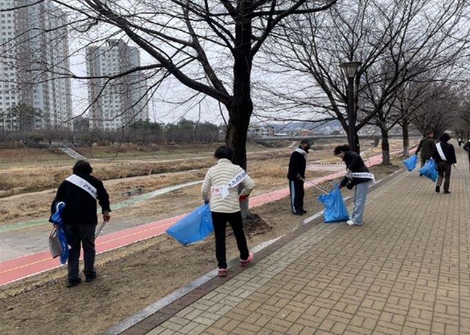 고양시 창릉동 주민자치회, 봄을 맞이하여 마을환경개선 실시